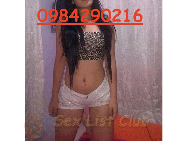 CHICA BONITA UNIVERSITARIA EN EL NORTE DE QUITO 19 AÑITOS