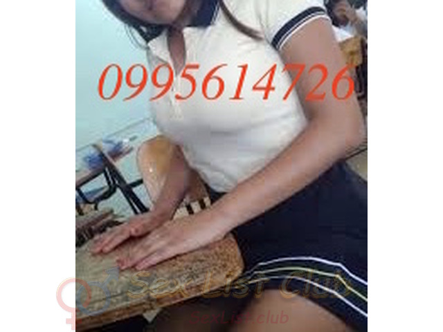 JOVEN QUITEÑA UNIVERISTARIA POR EL NORTE DE QUITO