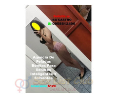Juventud Y Belleza Con Ternura Y Sensualidad